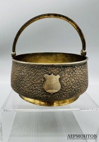 Сахарница с объёмным цветочным декором. Серебро 84 пробы, золочение, Г. Клингерт, Россия, 1889 год