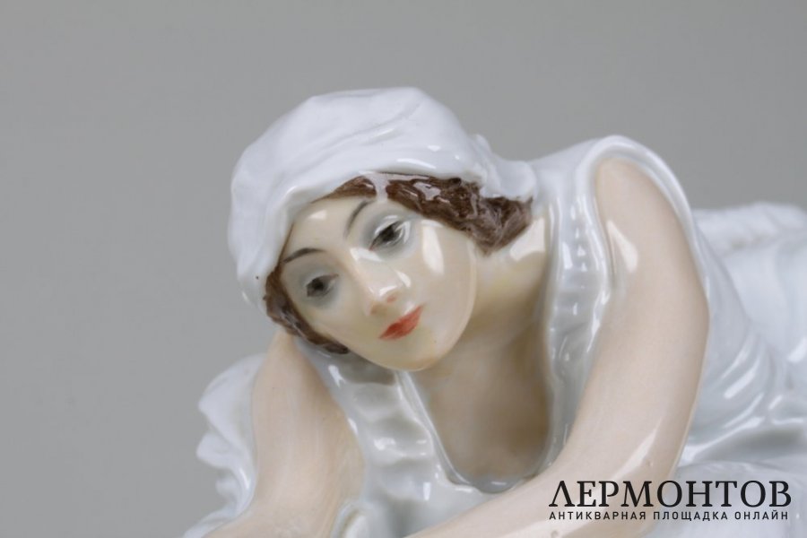 Анна Павлова в балете Умирающий лебедь. Германия, Rosenthal, ск. Holzer-Defanti, 1919