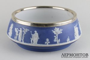 Салатник с приборами. Бисквитный фарфор. Англия, Веджвуд, 1919-1945.