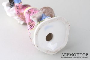 Африканка в турецком костюме. Скульптор - П. Райнеке. Мейсенская мануфактура, XIX век