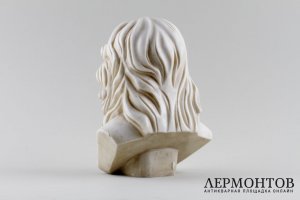 Бюст Девушка. Белый мрамор. Италия, первая половина ХХ века.