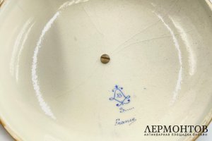 Конфетница в стиле Севр. Франция, кон. 19 - нач. 20 в. Фаянс, роспись, латунь.