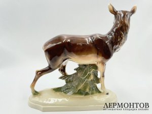 Статуэтка Олень. Германия, Sitzendorfer Porzellan, 1950-е гг. Фаянс, роспись.