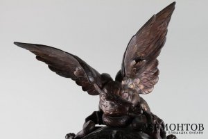 Часы каминные с фигурой орла. Германия, первая половина ХХ века.