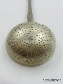 Ситечко для чая. Серебро 84 пробы, мастер Владимиров, Россия, 1899–1908 годы