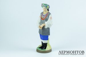 Статуэтка Украинка в национальном костюме. Россия, Гарднер, сер. 19 в. Бисквит, роспись
