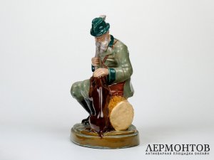 Статуэтка «Охотник с собакой на привале». Керамика, RAKO, Чехословакия, 1940–1950 год