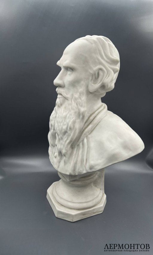 Бюст Л. Н. Толстого. Бисквит, Товарищество Кузнецова, Россия, начало 20 века