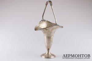 Высокая ваза с ручкой. Серебро 925 пробы. США, конец XIX века.