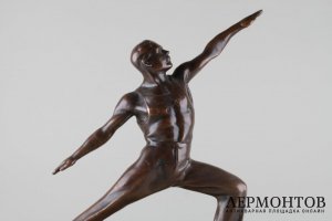 Скульптура Гимнаст. СССР, Монументскульптура, автор модели Янсон-Манизер, 1950-е