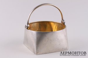 Конфетница. Сахарница. Москва, мастер Василий Андреев, 1908-1917 гг.  Серебро 84 пр.