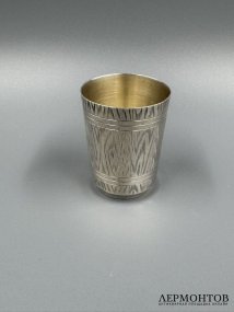 Стопка с декором тромплей. Серебро 84 пробы, И. Салтыков, Россия, 1899–1908 годы