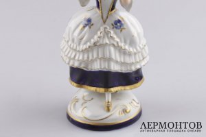 Статуэтка. Танцующая девушка. Фарфор, роспись. Royal Dux Bohemia, XX век.