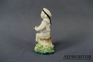 Морячок с гармошкой. Фарфор. СССР, ЛФЗ, 50-е годы ХХ века. 