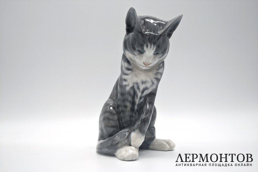 Статуэтка Котенок, играющий с хвостом. Роспись. Дания, Royal Copenhagen, 1970е гг.