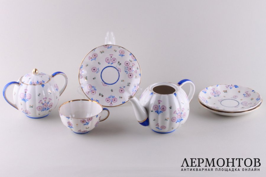 Сервиз Эгоист. Фарфор, роспись. Автор росписи А.В. Воробьевский. ЛФЗ, 1937 г.