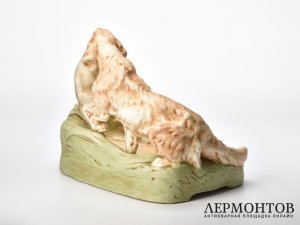 Статуэтка-ваза «Оттерхаунд с выдрой». Фарфор, Royal Dux, Австрия, 1910-е годы