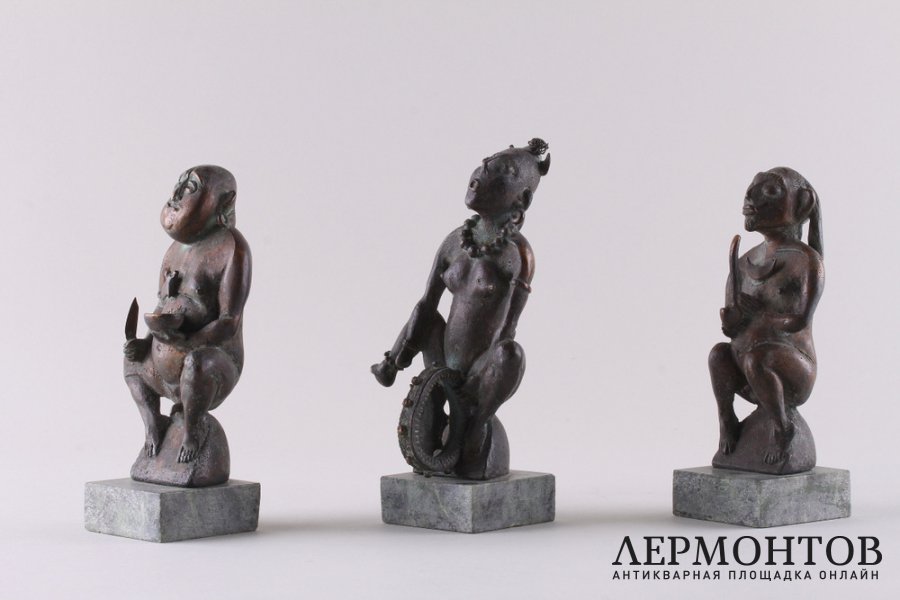 Триптих Мелкие страсти. С.А. Савин. Бронза, камень. Россия, 1980-2000-е гг.