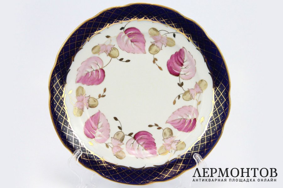 Тарелка Золотой орех, авторская. С. Аникин. СССР, Дулево, 1960-80е гг.
