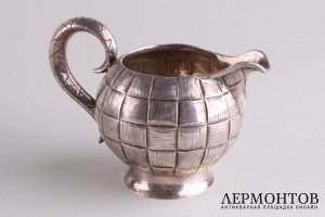 Комплект из сахарницы и молочника в русском стиле. Серебро 84 пробы. Россия, 1880-е г