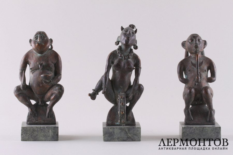 Триптих Мелкие страсти. С.А. Савин. Бронза, камень. Россия, 1980-2000-е гг.