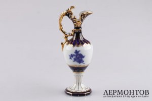 Статуэтка. Амфора с одной ручкой. Фарфор, роспись. Royal Dux Bohemia, XX век.