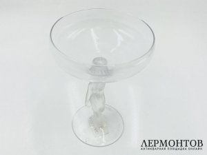 Бокал для шампанского с женской фигурой. Зап. Европа, сер. 20 века. Стекло.