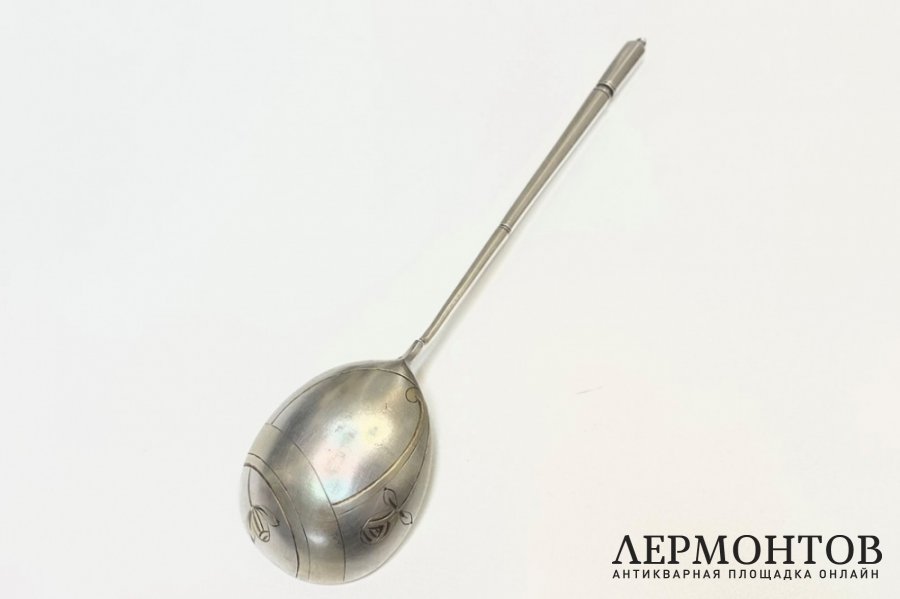 Ложка для меда и варенья в стиле Модерн. Россия, нач. 20 в. Серебро 84 пробы.