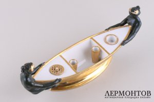 Чернильница с фигурами наяд. Россия, Императорский фарфоровый завод, первая треть 19 в. Фарфор.