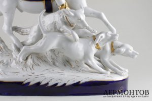 Статуэтка Охота. Фарфор. Royal Dux. Чехословакия. XX в.