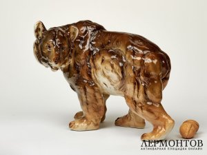 Статуэтка «Медведь». Фарфор, Royal Dux, Чехословакия, 1950–1960 годы