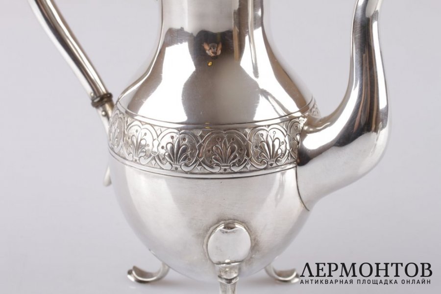 Кофейник в классическом стиле. Серебро 800 пробы. Европа