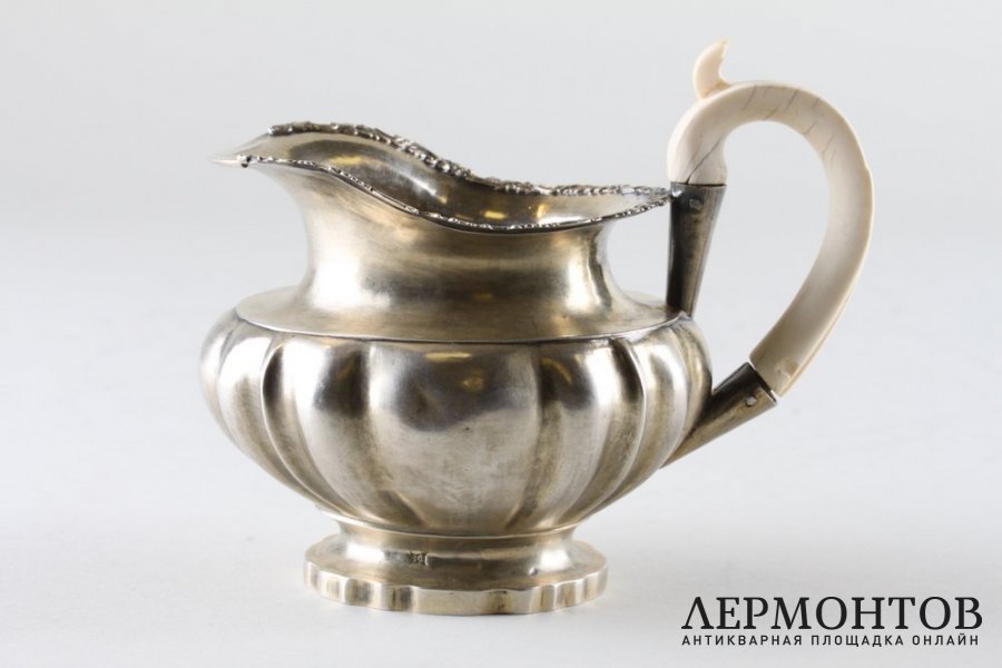 Молочник из серебра 84 пробы. Россия, Москва, 1840 год. 