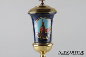 Кубок с изображением Спасской башни Кремля. СССР, 1960-е гг. Сталь, латунь, эмаль.