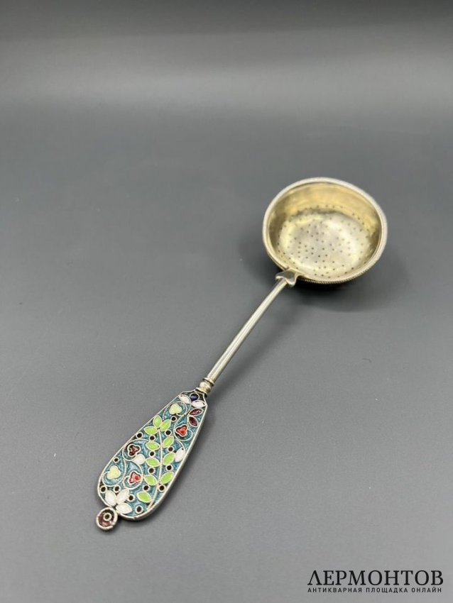 Ситечко с эмалью по скани. Серебро 84 пробы, Е. Самошин, Россия, 1908–1917 годы