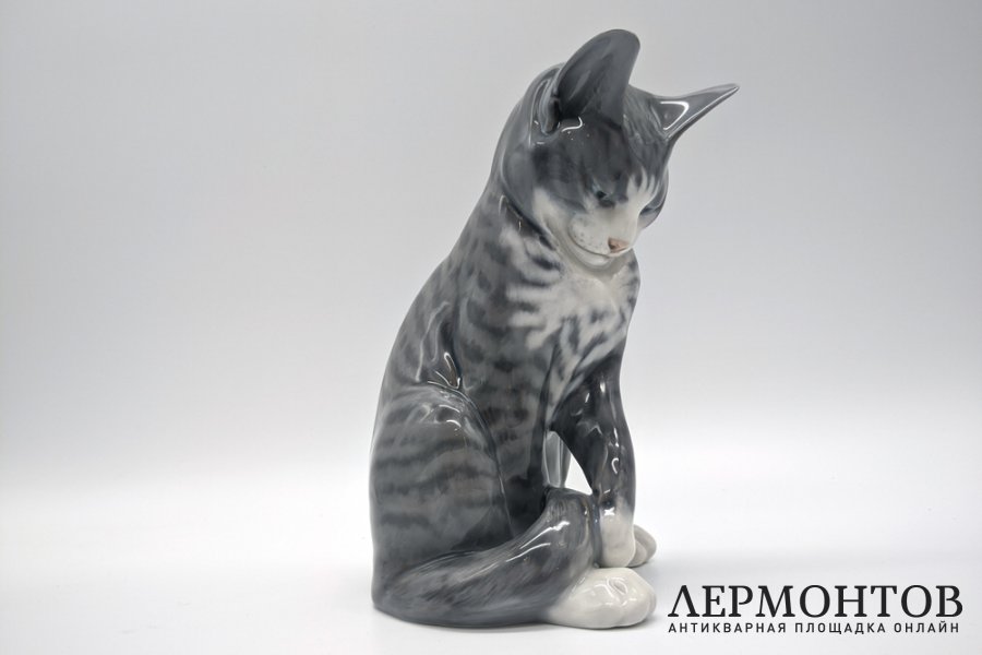 Статуэтка Котенок, играющий с хвостом. Роспись. Дания, Royal Copenhagen, 1970е гг.