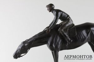 Скульптура Жокей. Италия, 1 половина 20 в, автор модели G.Ferrari. Бронза.