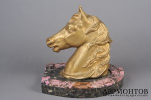 Чернильница в форме подковы с головой лошади. Западная Европа, нач. 20 в. Бронза.