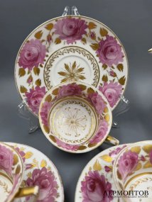Сервиз «Пурпурные розы» на 6 персон. Фарфор, завод Сафроновых, Россия, 1850–1870