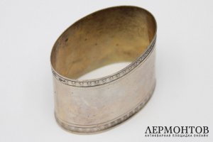 Кольцо для салфетки с королевскими лилиями. Серебро 84 пробы. Россия, 1908-1917