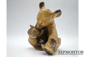 Статуэтка Сидящий медведь. Фарфор, роспись. Германия, фабрика Allach, 1936-1945