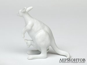 Статуэтка «Кенгуру с детенышем». Фарфор, Rosenthal, Германия, XX век