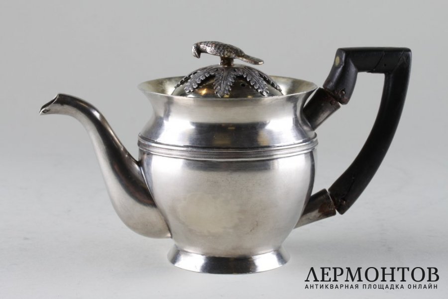 Чайник в классическом стиле.Серебро 84 пробы. Россия, 1813 год.