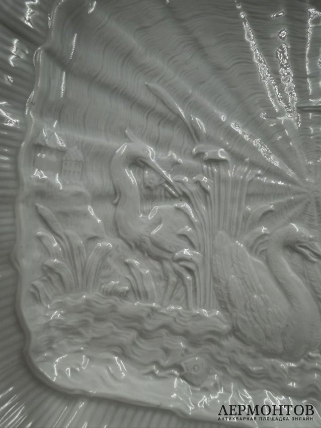 Прямоугольное блюдо из «Лебединого сервиза», 22,5 × 21 см. Фарфор, Meissen, Германия