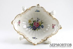 Фруктовница на ножках. Фарфор. SP Dresden. Германия. XX век.