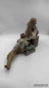 Скульптура «Чтение дворянина» (Дон Кихот). Фарфор грес, Lladro, скульптор Juan Huerta, Испания, 2004–2007 годы