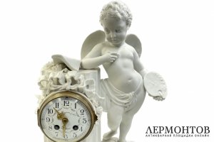 Каминные будуарные часы Амур. Франция, к. 19 в.  Бисквит, лепка. Мрамор, резьба. 