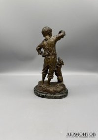 Скульптура «Мальчик играет с собакой». Бронза, автор модели D. Grisard, Франция, конец 19 века