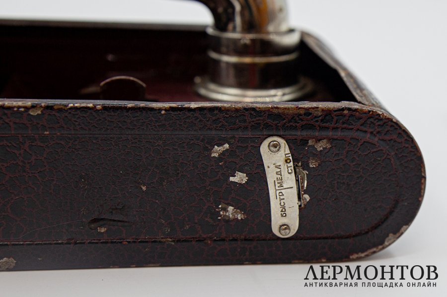 Патефон портативный Малютка. СССР, Московский патефонный завод, 1950-1956 гг. Рабочий