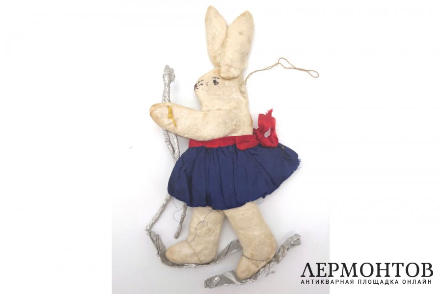 Елочная ватная игрушка Заяц на лыжах. СССР, конец 1930-х-1940-е гг.
